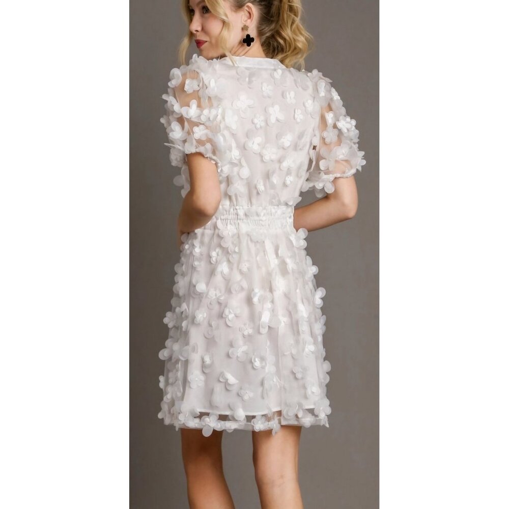 NWT Umgee White 3D Organza Split Neck Dress/Puff Sleeve Dress SMALL - Picture 3 of 11